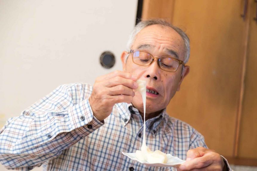 協助長輩拔除「大象鼻」，健保擬提高給付！